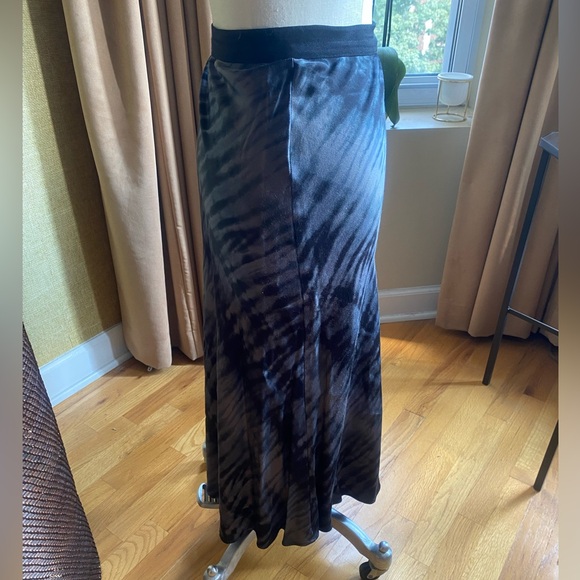 Rails Tie Dye Midi Skirt - Picture 2 of 5
